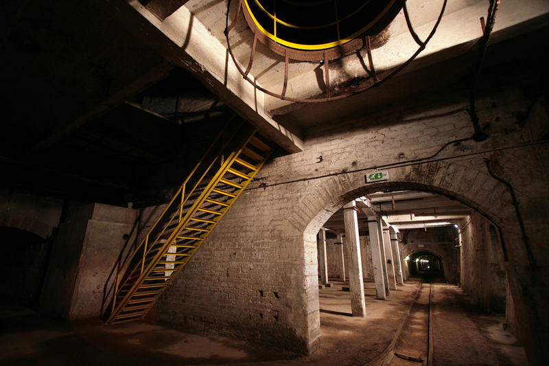 Illustration for article titled Inside the Caverns of Hungary's Abandoned Underground Coal Plant